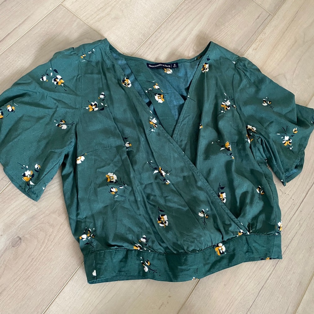 Abercrombie | crop blouse tie at waist